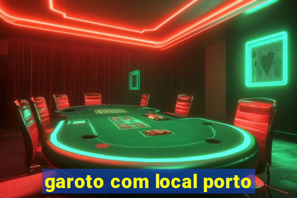 garoto com local porto